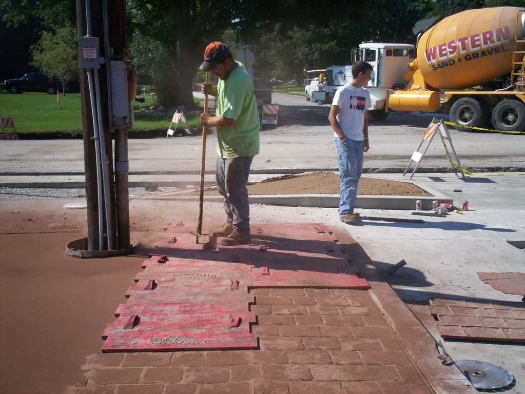 Colour and Stain Options for Outdoor Concrete photo 4