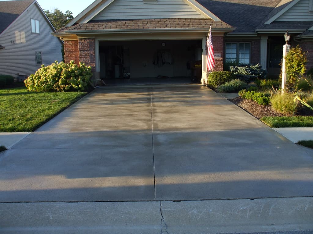 How Long Does a Concrete Driveway Last in Ontario?