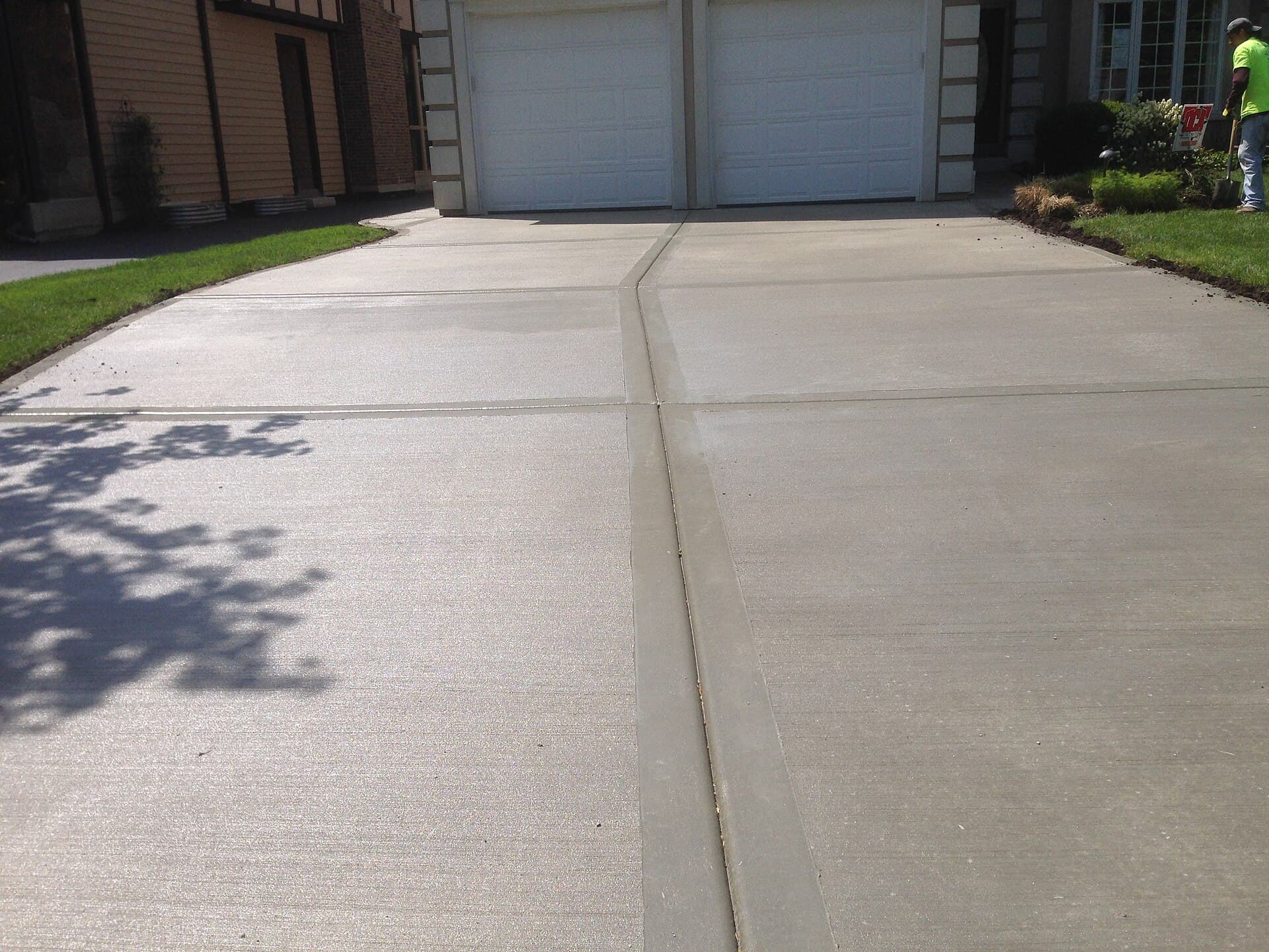 Best Time of Year to Pour a Concrete Driveway in Ontario