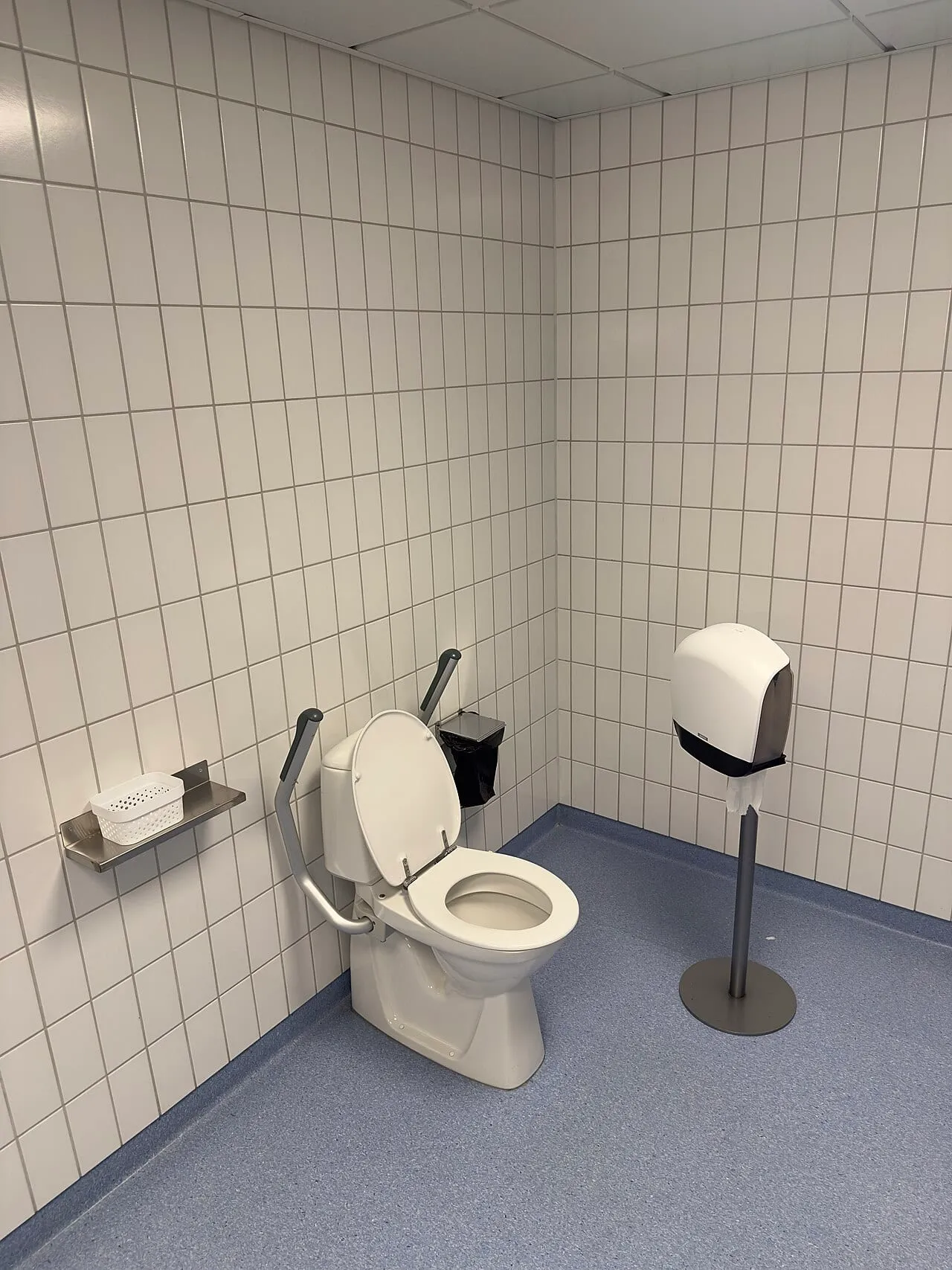 Designing an Accessible, Aging-in-Place Bathroom photo 1