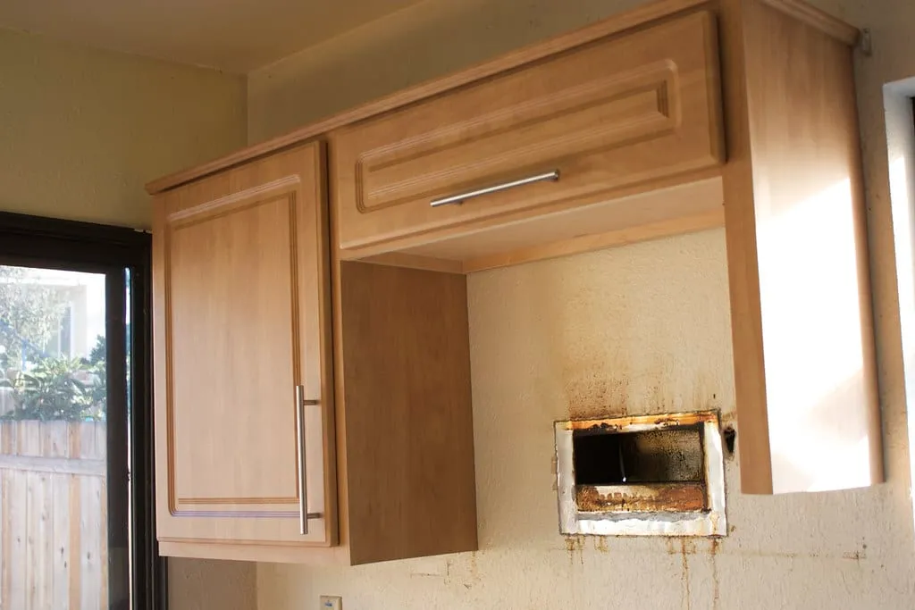 Cabinet Refacing vs. Full Replacement: Which Makes Sense photo 1