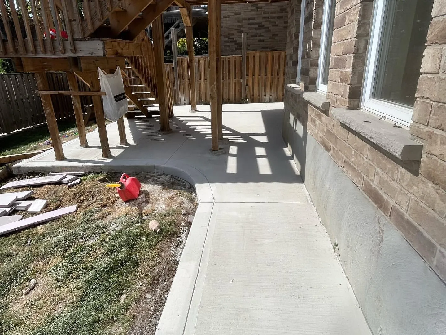 Combining Concrete Patios with Pergolas and Outdoor Kitchens
