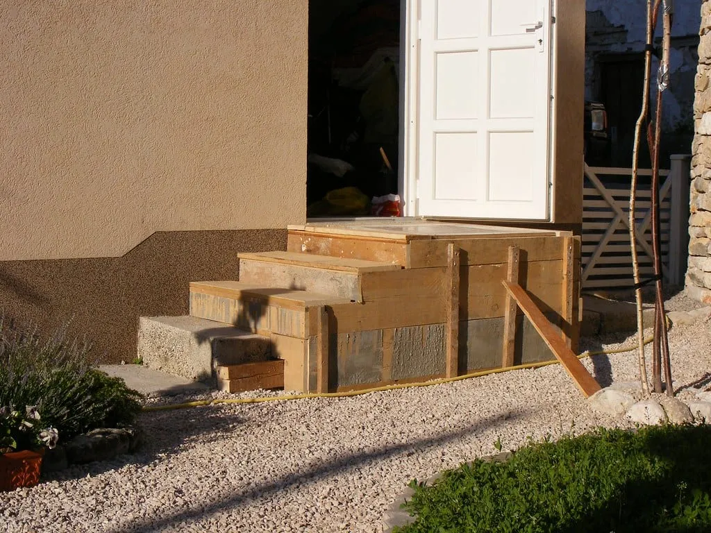 Concrete Steps and Ontario Building Code: Rise, Run, Railings photo 1
