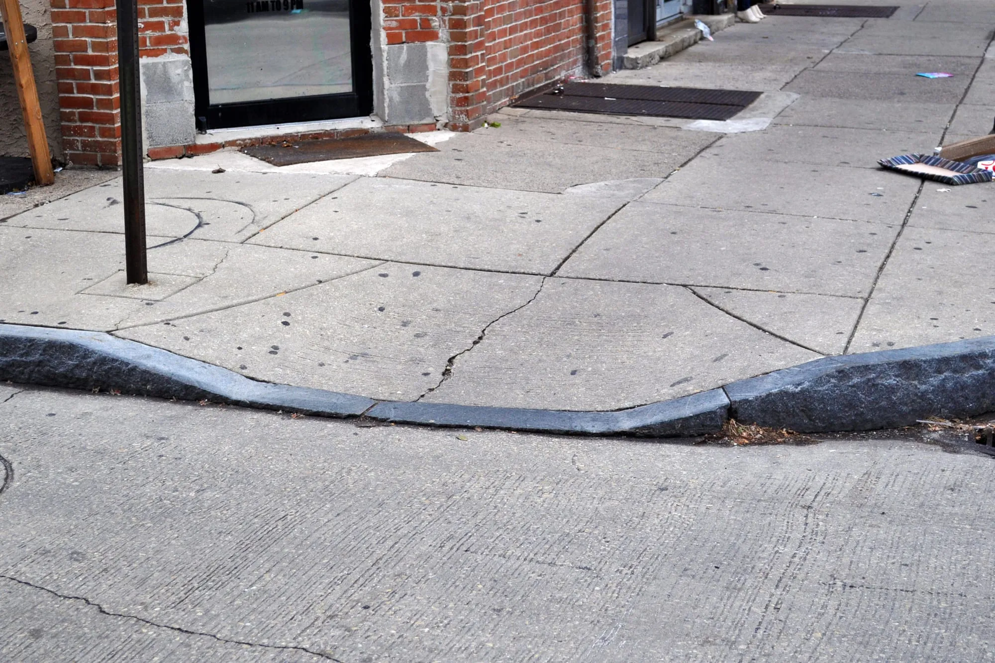Walkway Width and Code Requirements for Ontario Homes photo 2