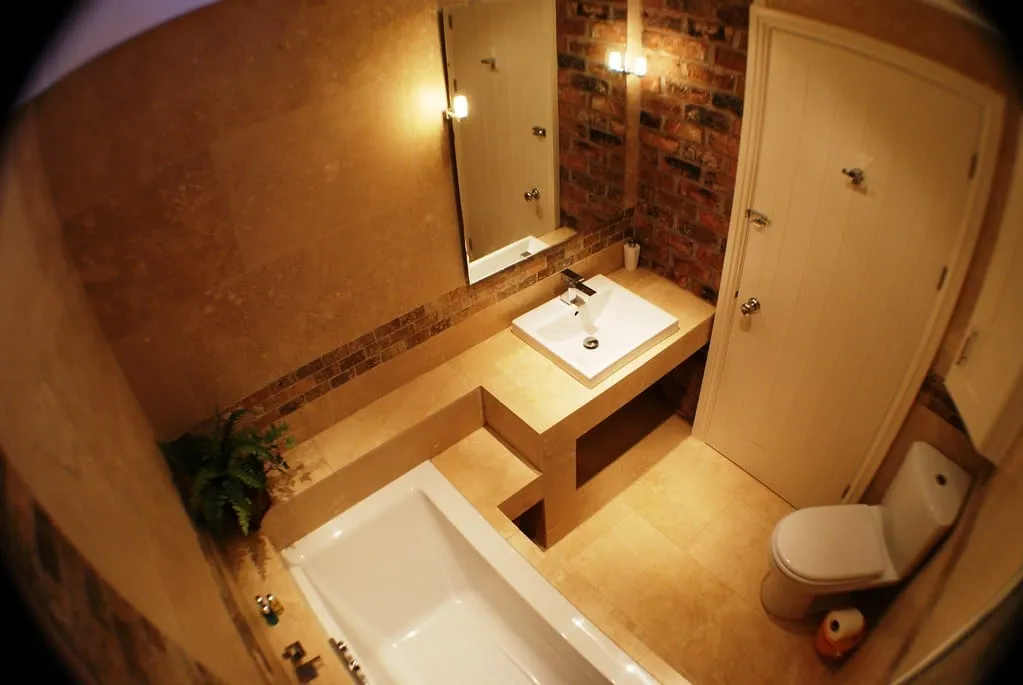 Ensuite vs. Shared Bathroom: Which Adds More Resale Value photo 1