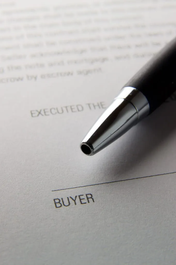 How to Actually Read a Renovation Contract Before You Sign photo 1