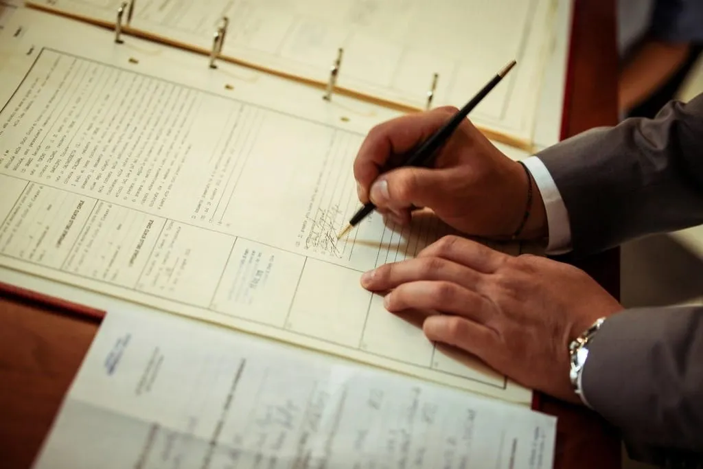How to Actually Read a Renovation Contract Before You Sign photo 2