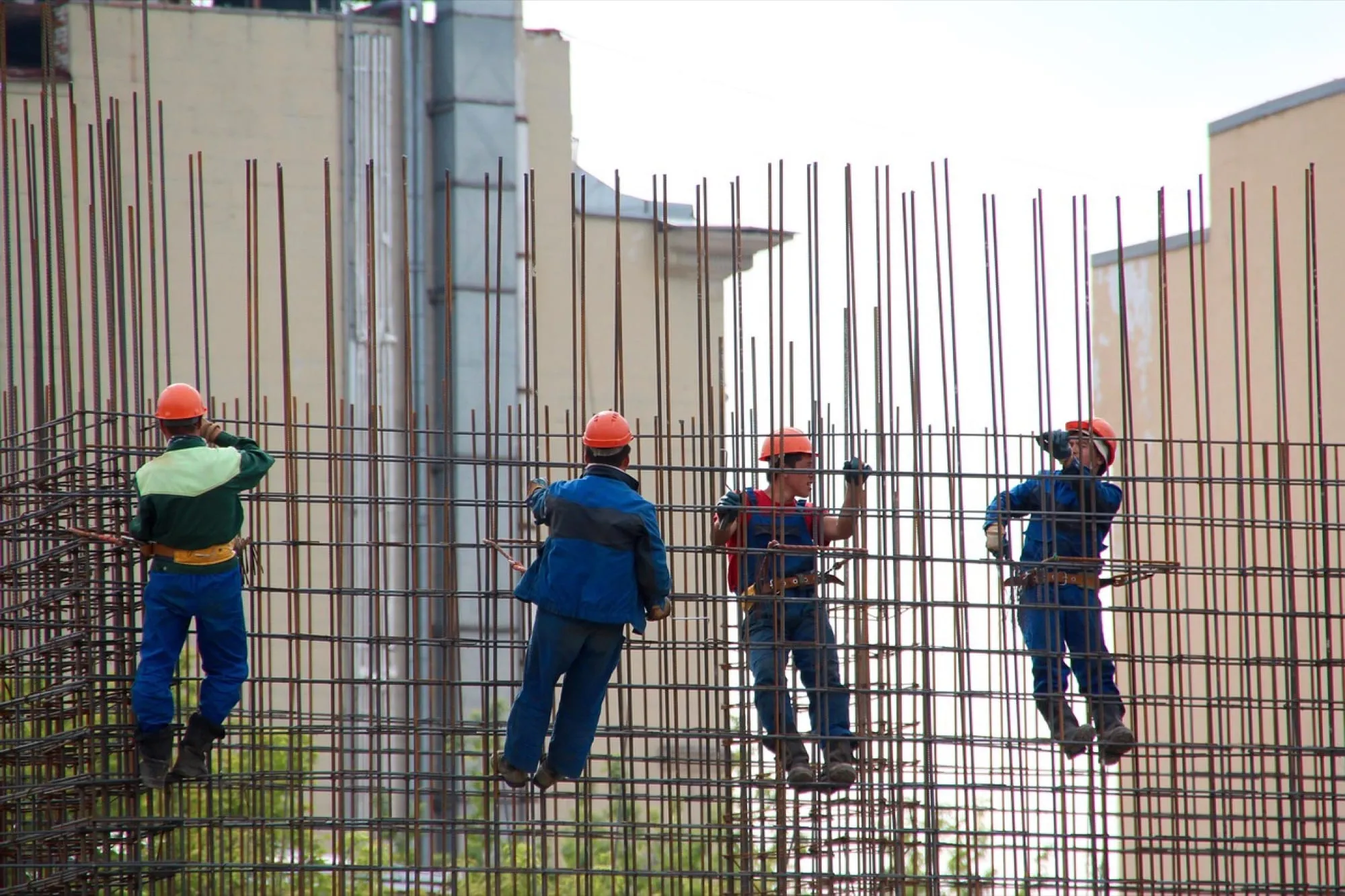 One Crew vs. Subcontractors: Why It Changes How a Project Runs photo 1