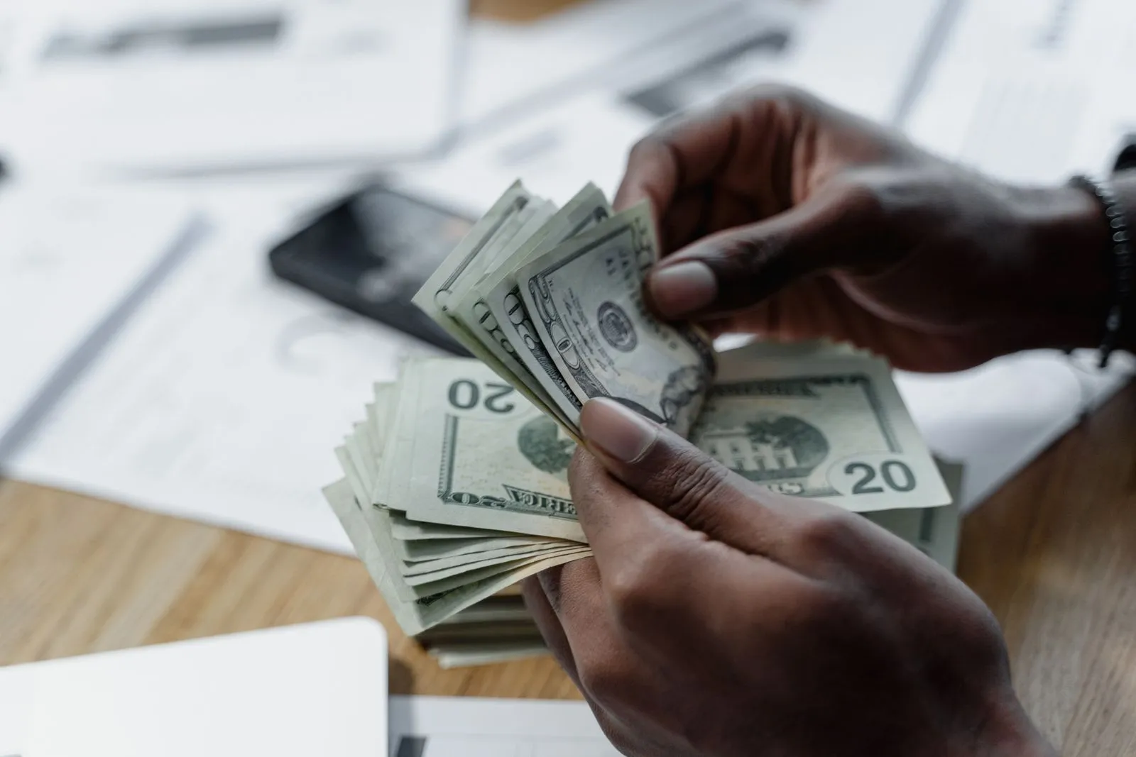 Red Flags to Watch for When Hiring a Renovation Contractor photo 4