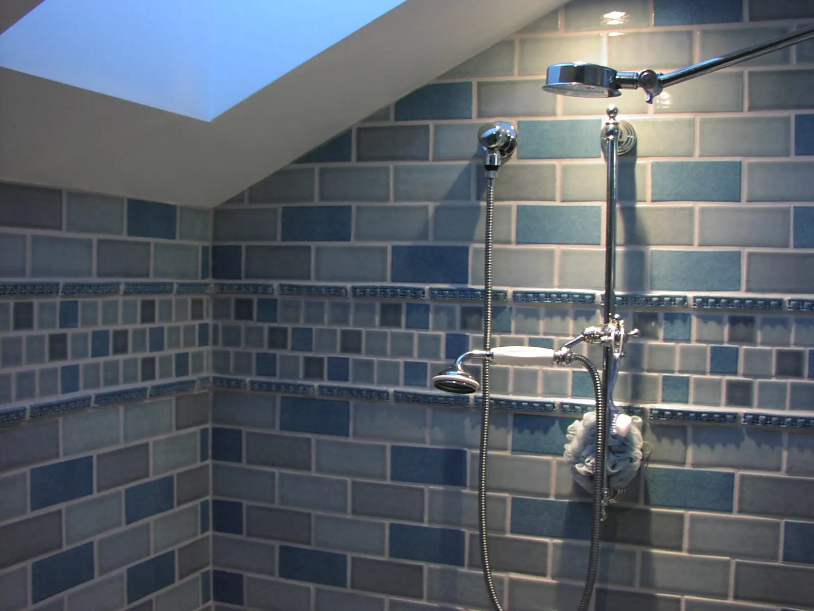 Tile vs. Acrylic Surrounds: Cost and Maintenance Compared photo 1