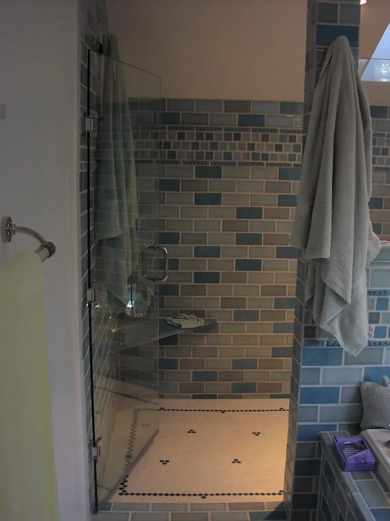 Walk-In Shower vs. Tub: What Actually Drives the Decision photo 2